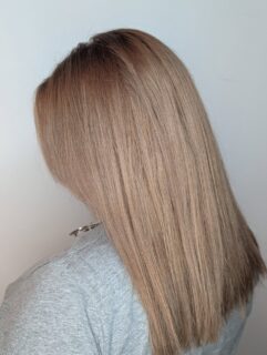 När man får göra sin fina vän, ännu finare 🫶
Ett års utväxt och peach längder.
Resultat en mjuk #mushroomblonde med skiftningar 🎇
Frisör: Katja @hairbytorneus ✨

#frisöröstersund #jämtland #wellaprofessional #wellaeducation_sverige